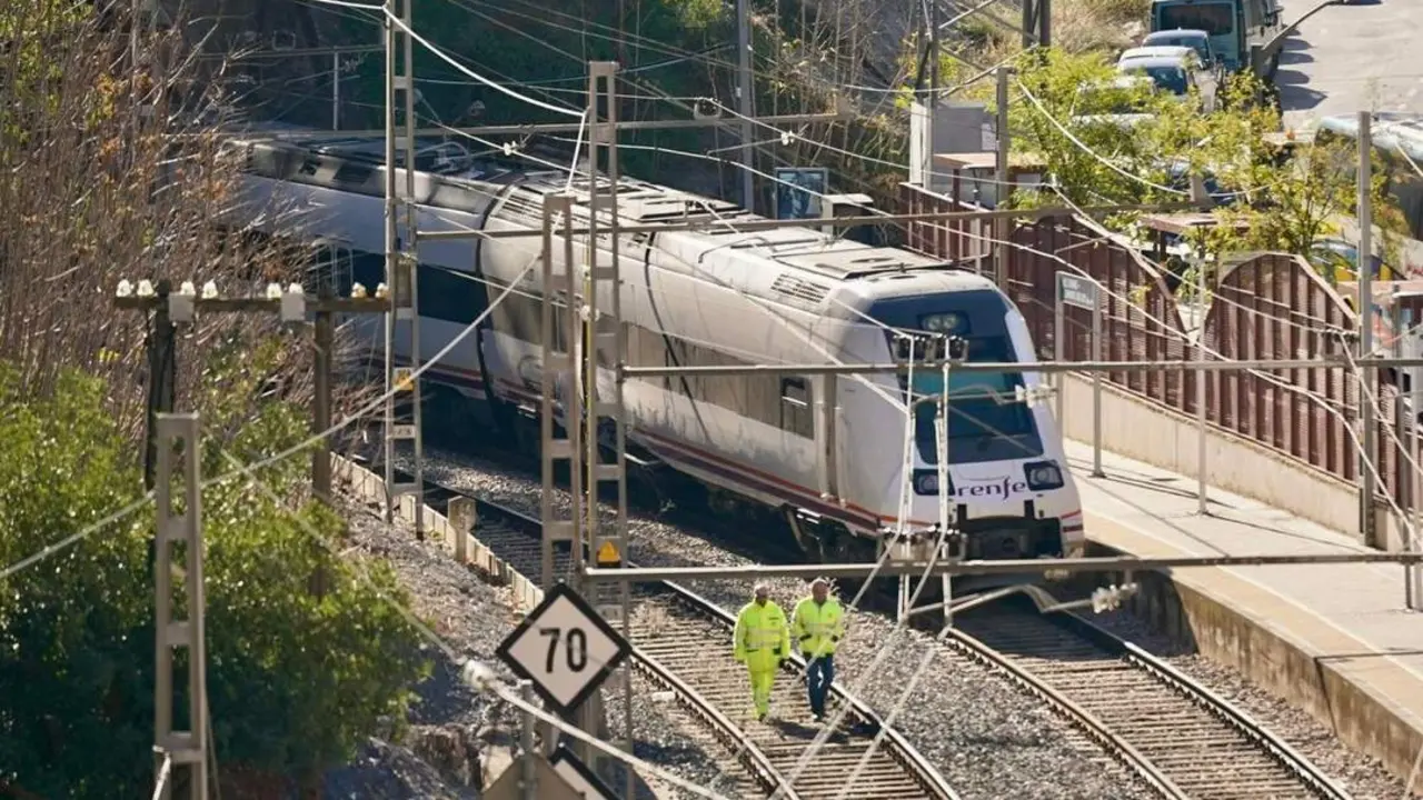 SIguen los trabajos en la zona del accidente. - &Aacute;lex Zea/Europa Press