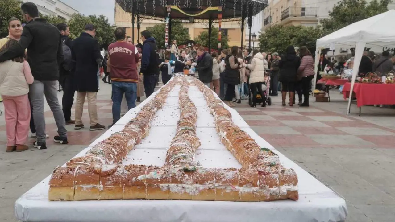 30 metros de rosc&oacute;n: delicioso empacho en Los Barrios por Navidad