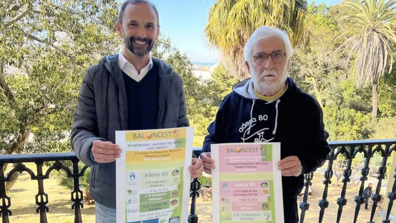 V&iacute;ctor Mora y Manolo Rodr&iacute;guez en el Palacio Municipal - AI