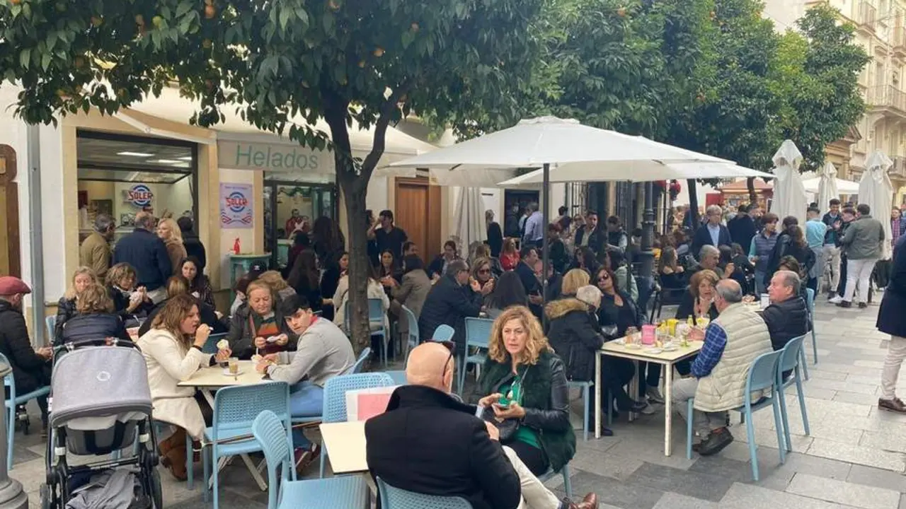 Veladores en el centro de Jerez.  - Cristo Garc&iacute;a