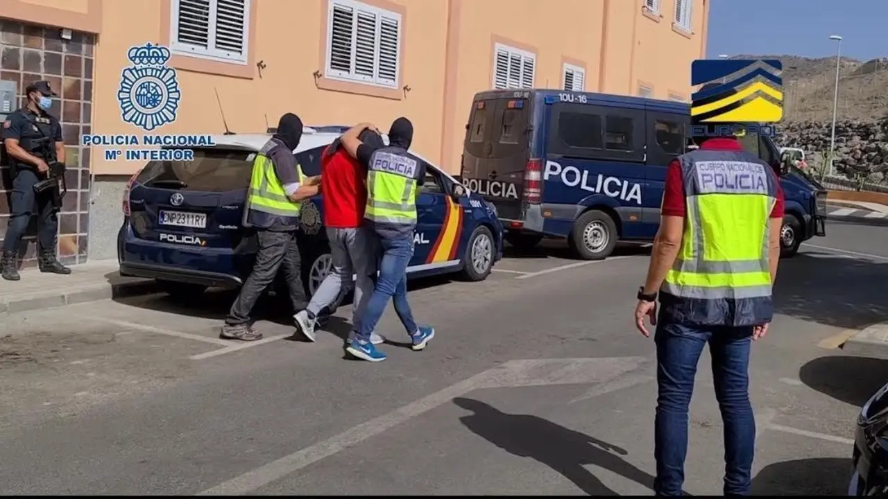 Un yihadista detenido por la Polic&iacute;a por reclutar mujeres. - CNP