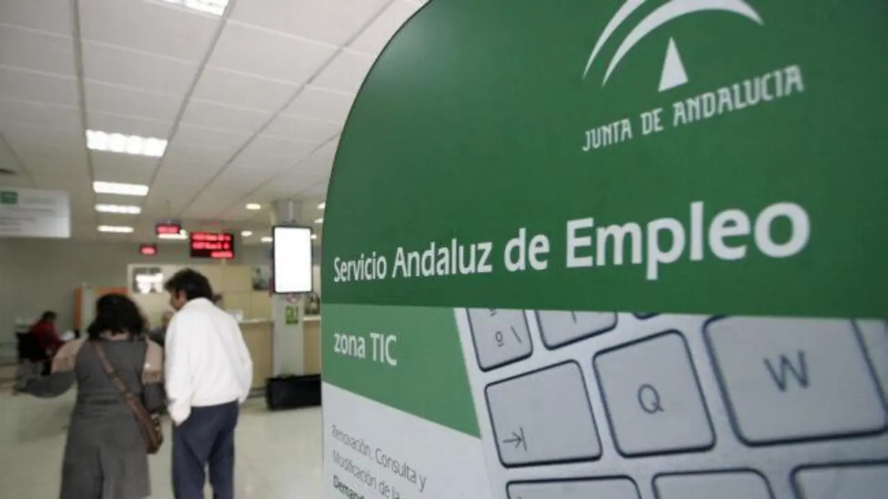 La localidad se aleja de la cifra sicol&oacute;gica de los 10.000 parados. - VIVA