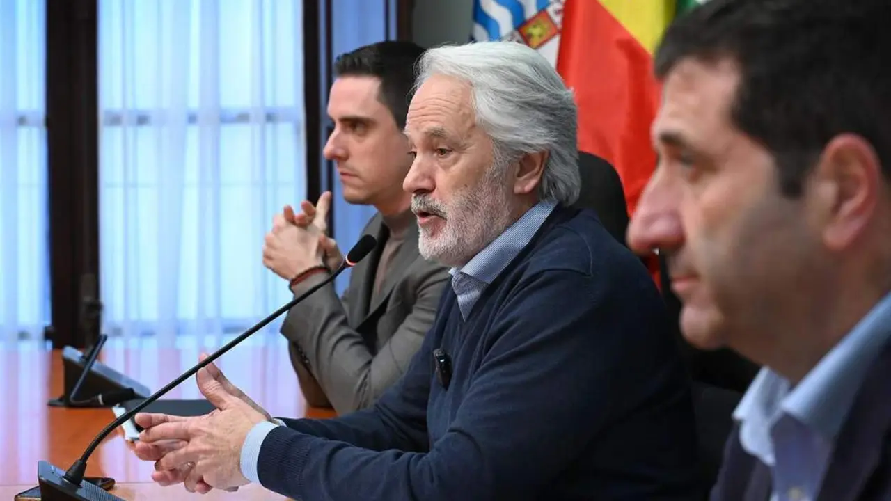 Agust&iacute;n Mu&ntilde;oz, en una rueda de prensa.  - Andaluc&iacute;a Informaci&oacute;n