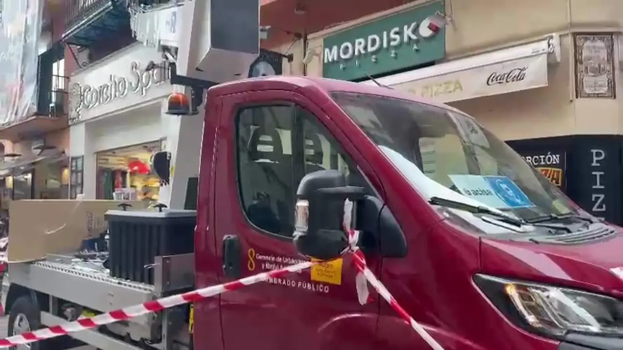 El Ayuntamiento comienza el cambio de m&aacute;s de 800 farolas en el centro
