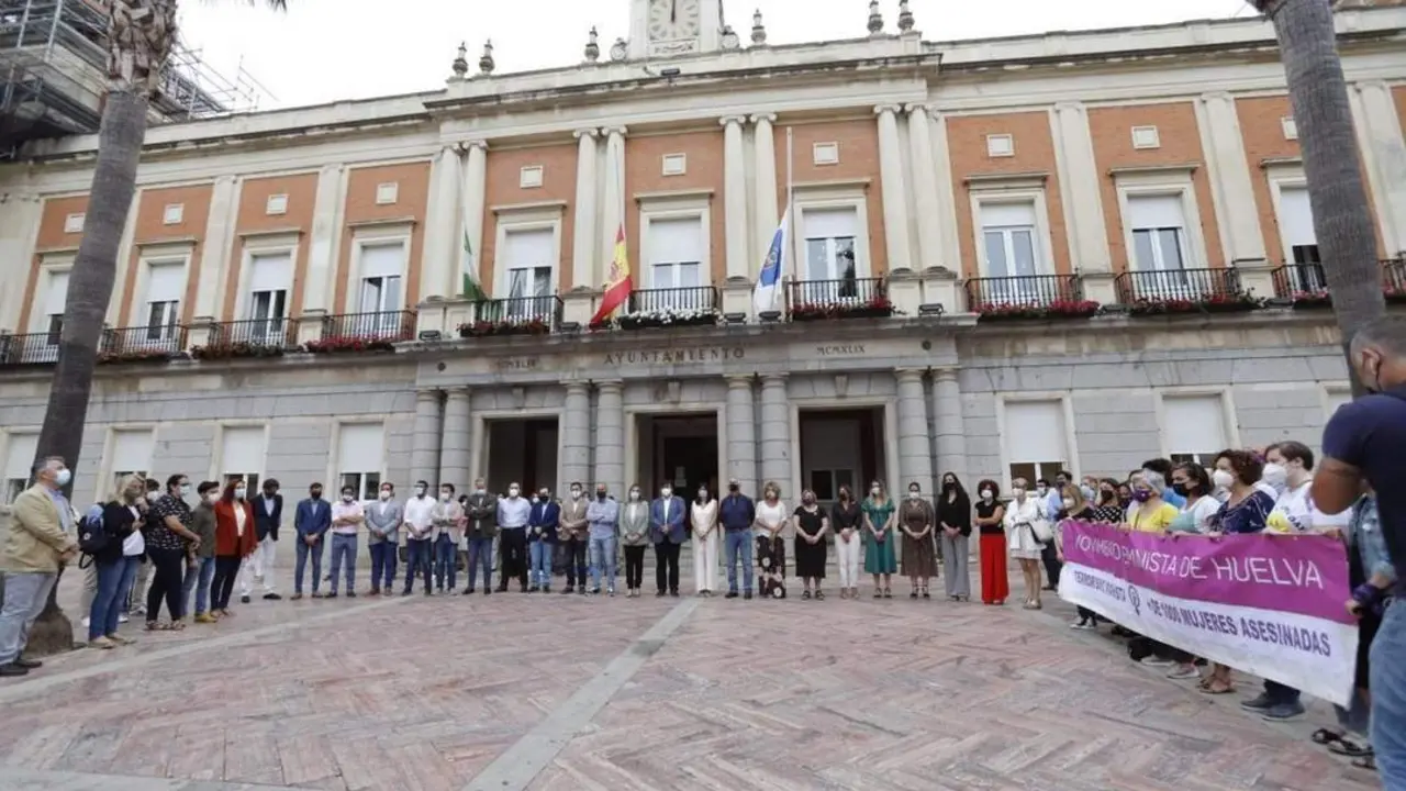 Minuto de silencio por la muerte de la reportera Alicia Rodr&iacute;guez - A.H.
