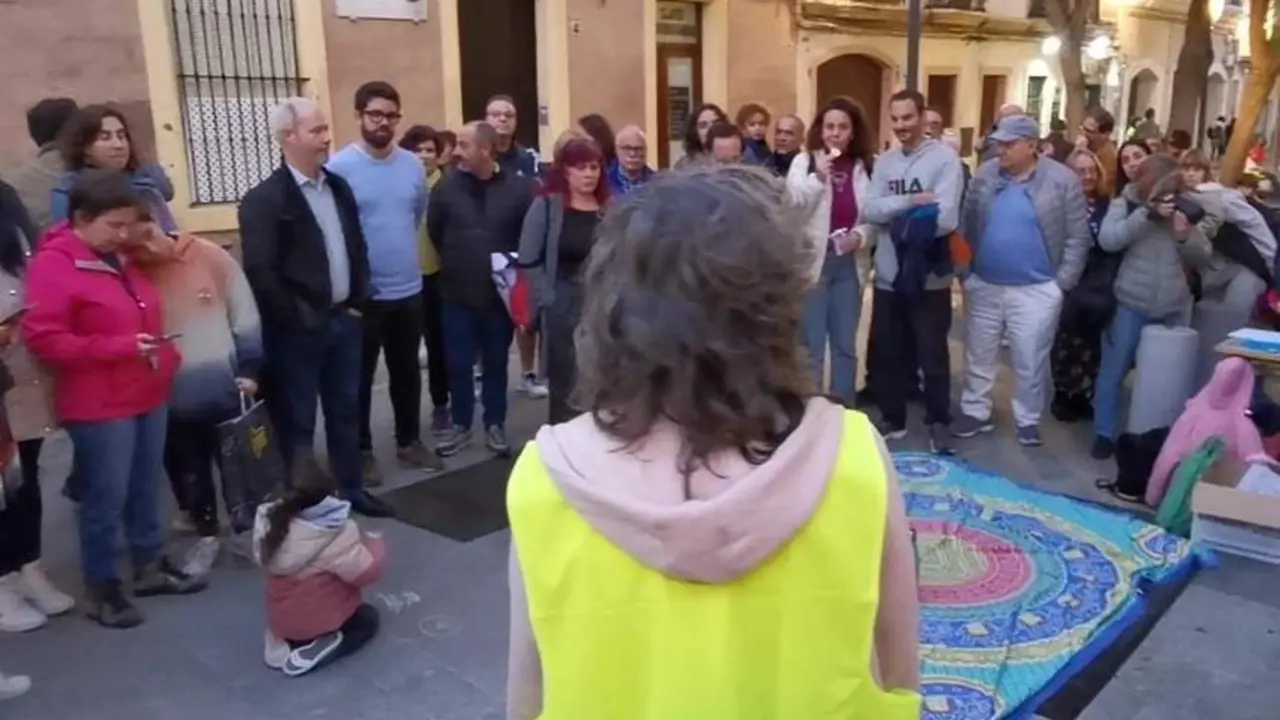 Asamblea contra la reapertura al tr&aacute;fico de Veedor. - VIVA