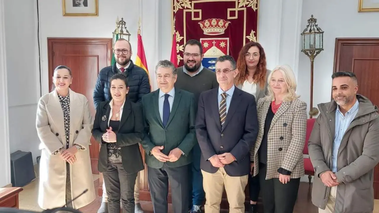 Visita del consejero a Barbata. - Perales
