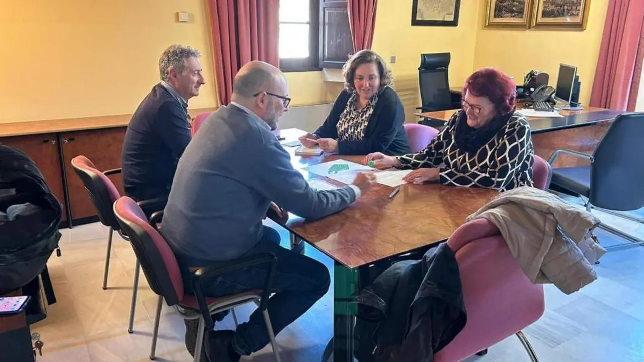 Un momento de la reuni&oacute;n.  - Viva