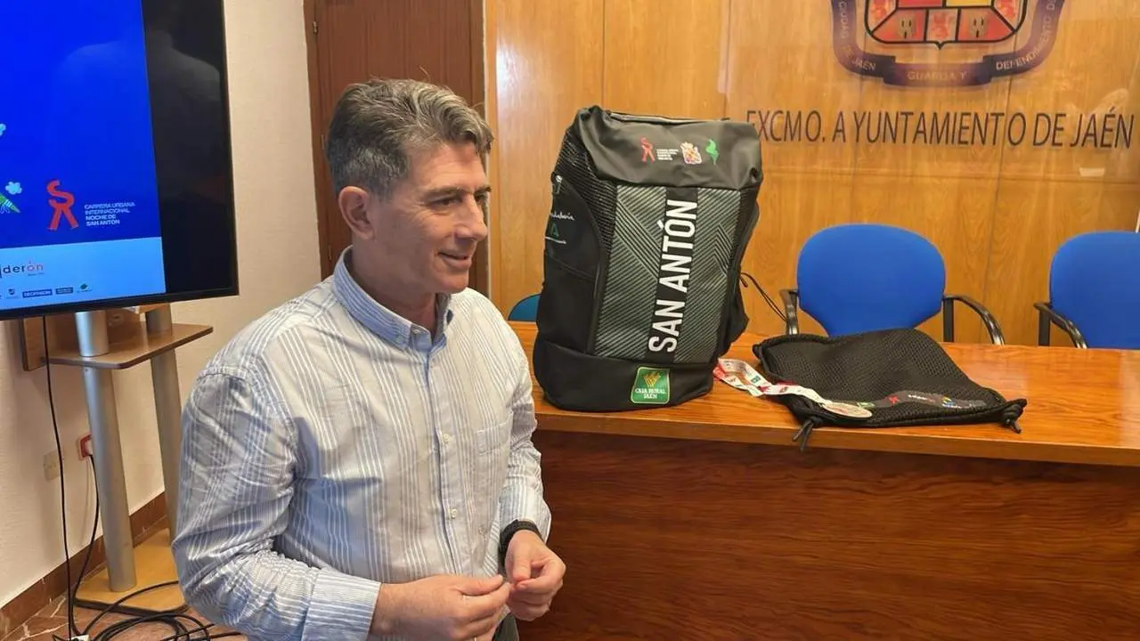 Con las mochilas y medallas ya en Ja&eacute;n, Chema &Aacute;lvarez hace balance - VIVA JA&Eacute;N