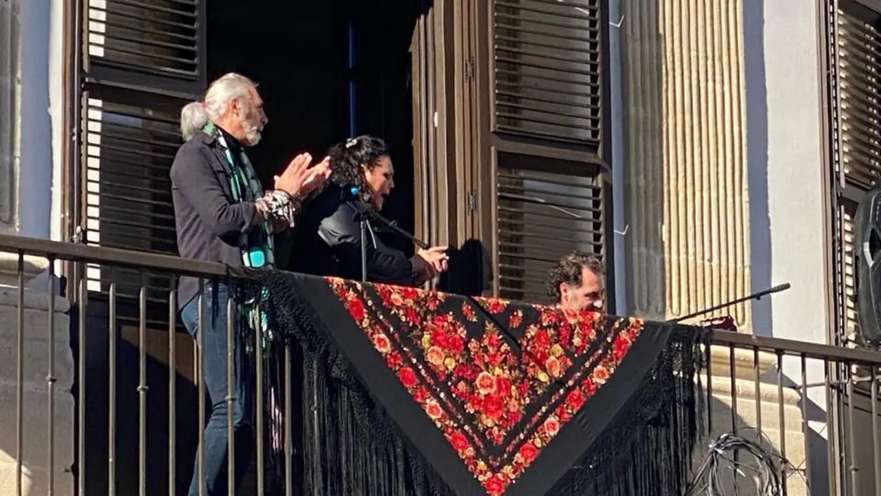 Lola Flores tambi&eacute;n suena en Jerez desde las alturas