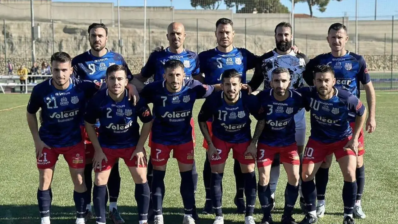 Once inicial de la UD Algaida en este partido -Ben&iacute;tez luce el n&ordm; 3- - UD Algaida