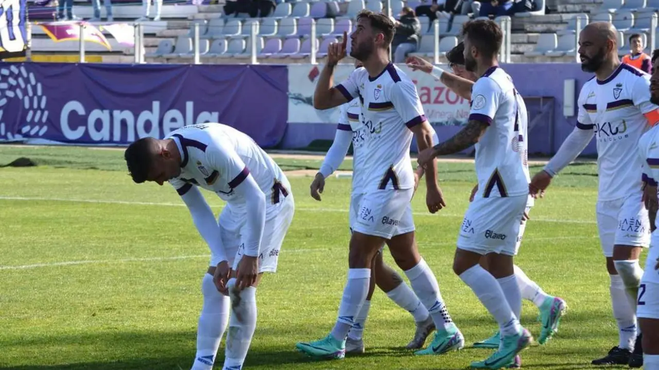 Carlos Fern&aacute;ndez hizo doblete el pasado domingo ante el Maracena. - REAL JA&Eacute;N