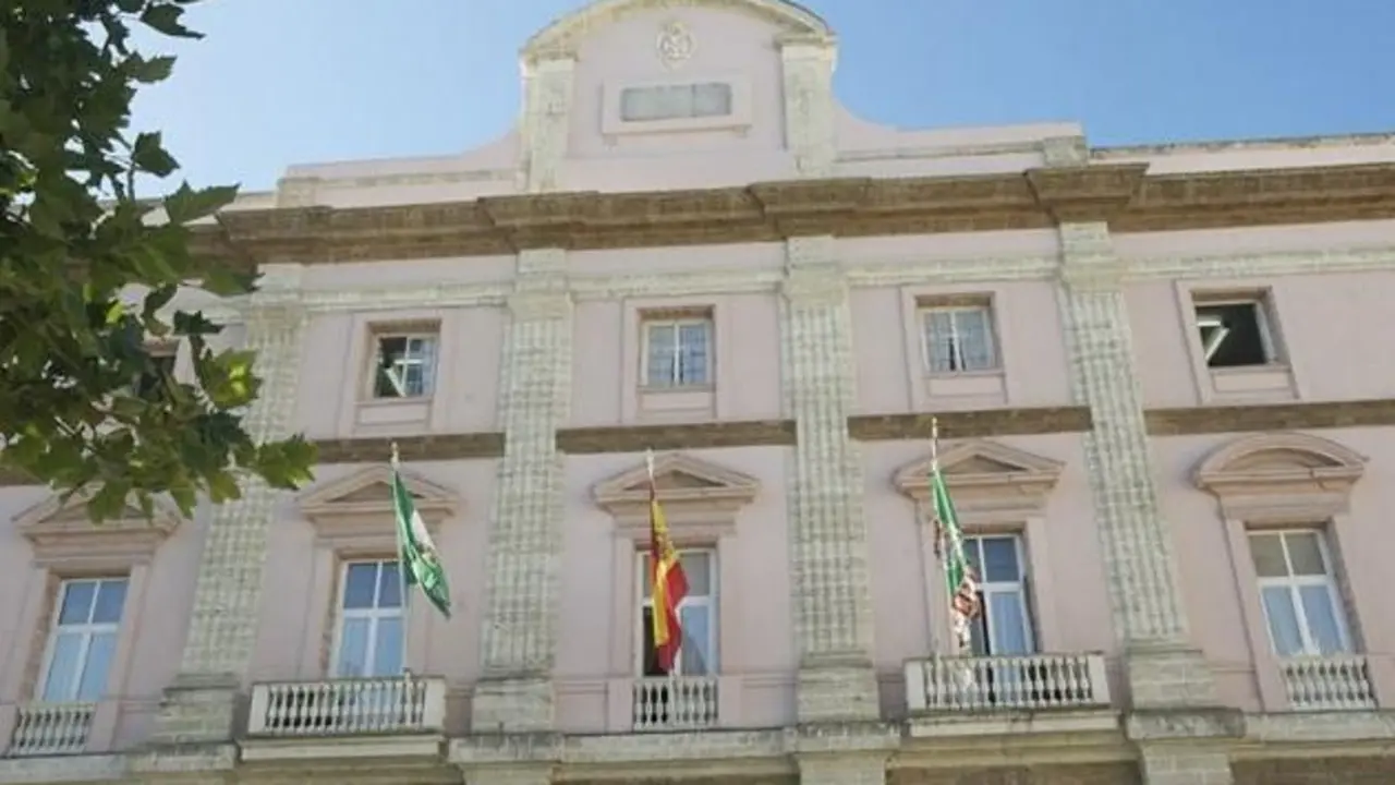 Edificio principal de la Diputaci&oacute;n de C&aacute;diz - VIVA C&Aacute;DIZ