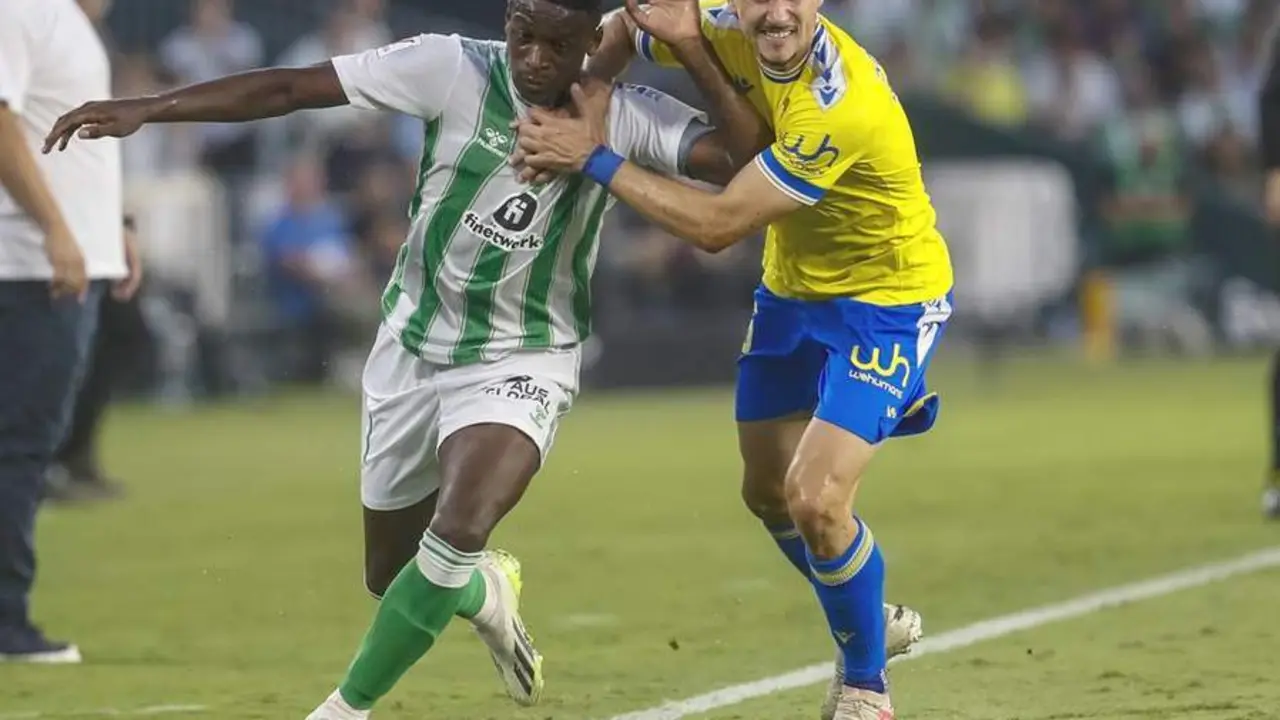 Luiz Henrique durante el partido contra el C&aacute;diz de esta jornada. - efe