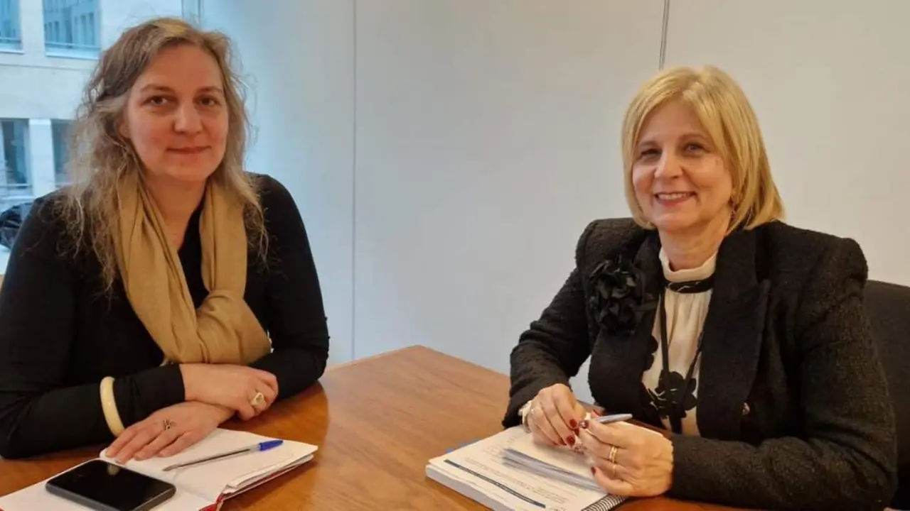 Garc&iacute;a-Pelayo, con la representante de la Comisi&oacute;n Europea.  - Andaluc&iacute;a Informaci&oacute;n