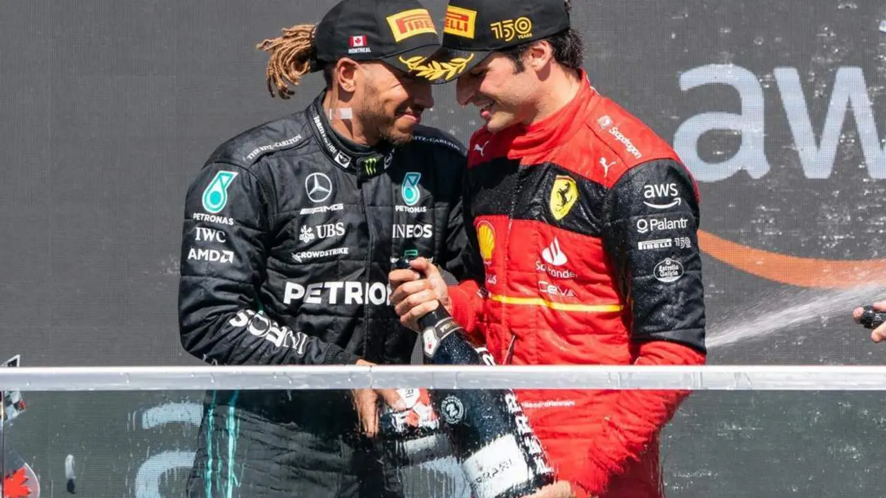 Hamilton y Sainz coinciden en el podio tras una carrera. - EFE