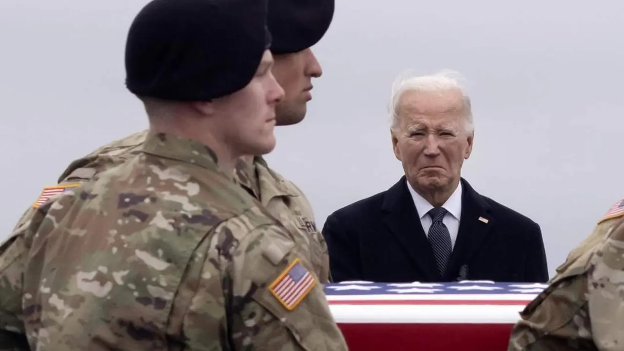 Biden, en el entierro de militares en EEUU. - EFE