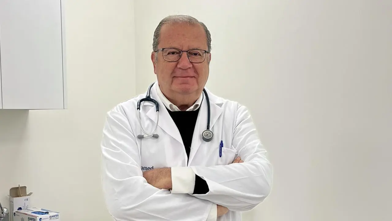 El doctor Aguirre Copano.  - Viamed