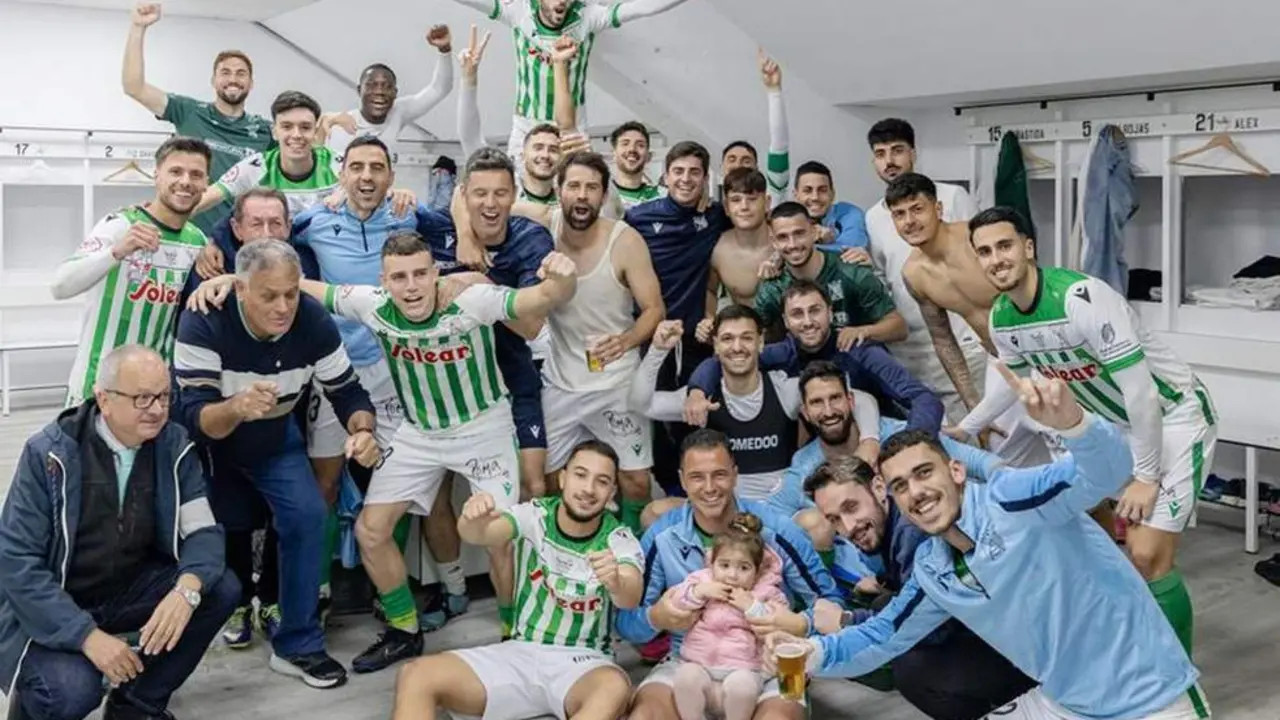 El Atl&eacute;tico Sanluque&ntilde;o celebra el triunfo ante el Intercity - ASCF
