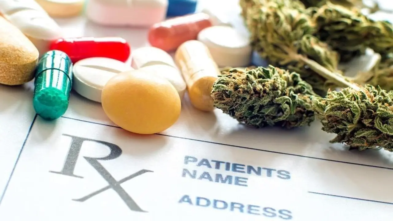Primer plano de pastillas recetadas con cannabis medicinal. - Europa Press