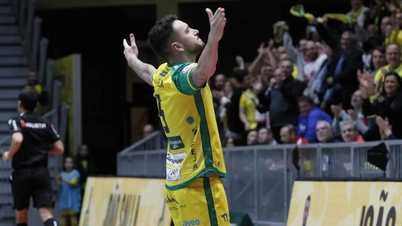 Joao Salla anot&oacute; su primer tanto como jugador amarillo. - JA&Eacute;N PARA&Iacute;SO INTERIOR