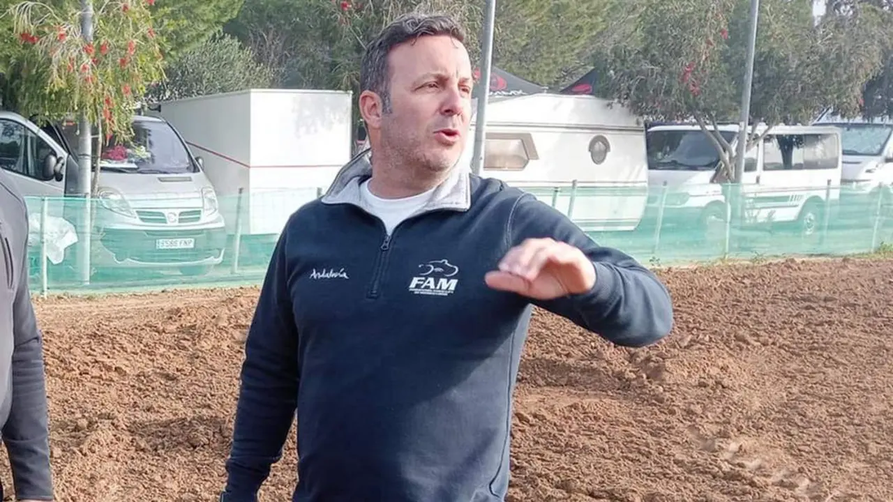 Jonathan Villa supervisando el Circuito de El Barrero - Ra&uacute;l J. Bustillos