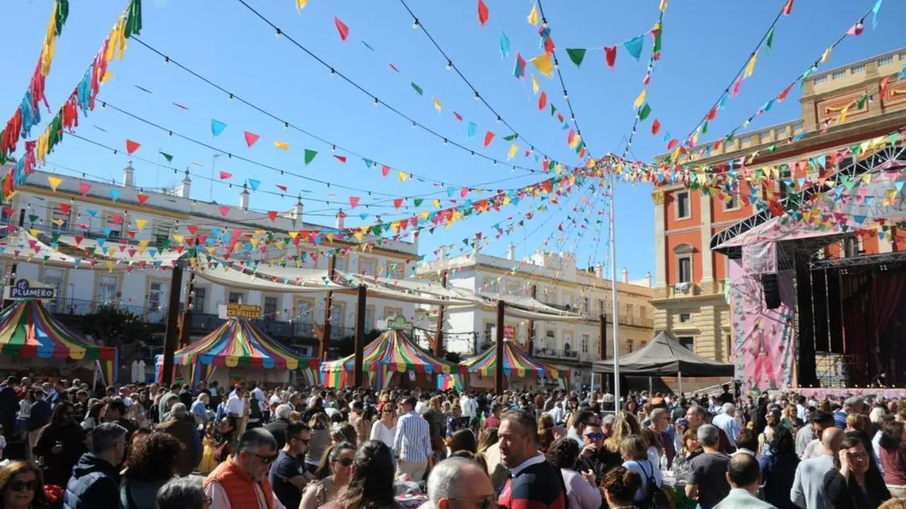 Gran ambiente en el segundo s&aacute;bado de Carnaval en La Isla. - &Aacute;ngel Gallego.