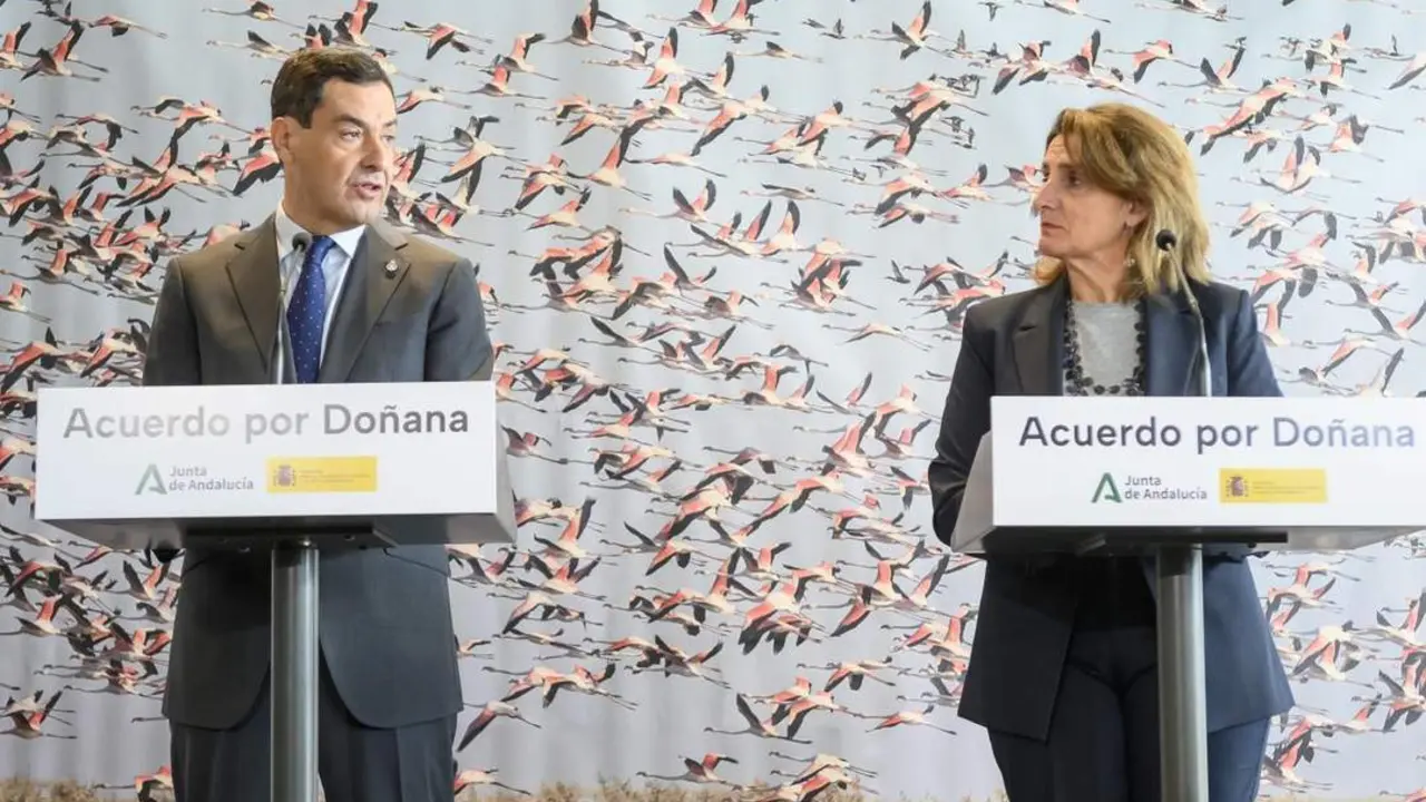 Moreno y Ribera tras la firma del acuerdo. - efe