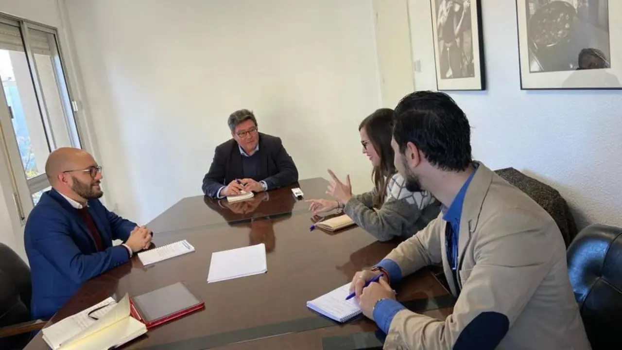 Un momento de la reuni&oacute;n. - Viva