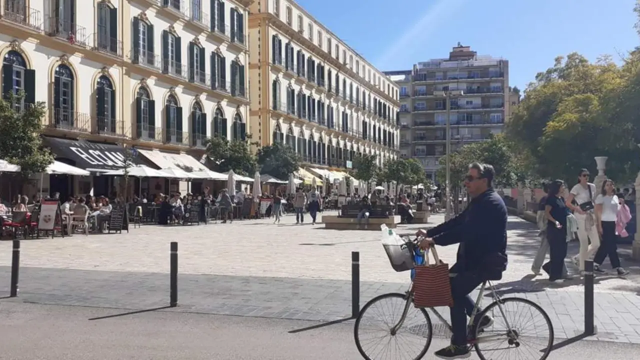 En la Plaza de la Merced de la capital. - Arroyo