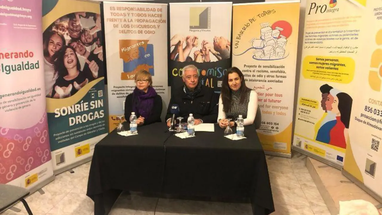 Presentaci&oacute;n de actividades de M&aacute;rgenes y V&iacute;nculos en Algeciras. - AI