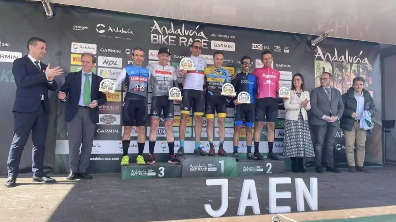 Luis Escalona y Paco Huertas firman su segundo podio de la carrera - ANDALUC&Iacute;A BIKE RACE