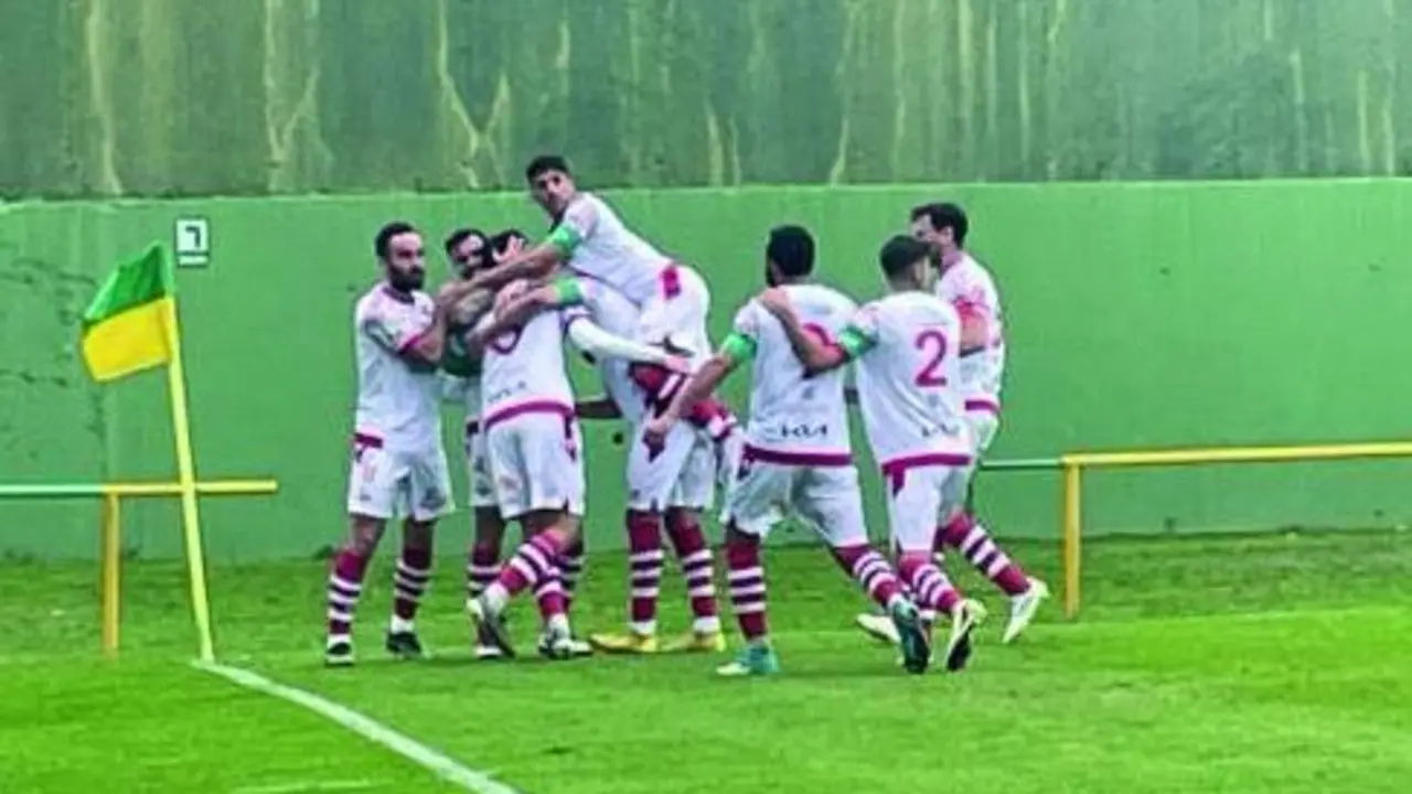 El Chiclana, celebrando un gol ante Los Barrios. - Chiclana CF