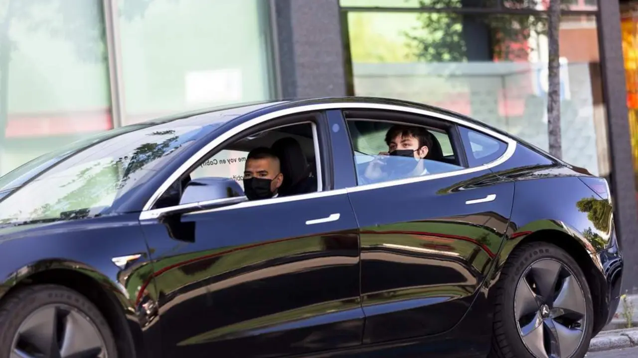 Un veh&iacute;culo VTC. - CABIFY