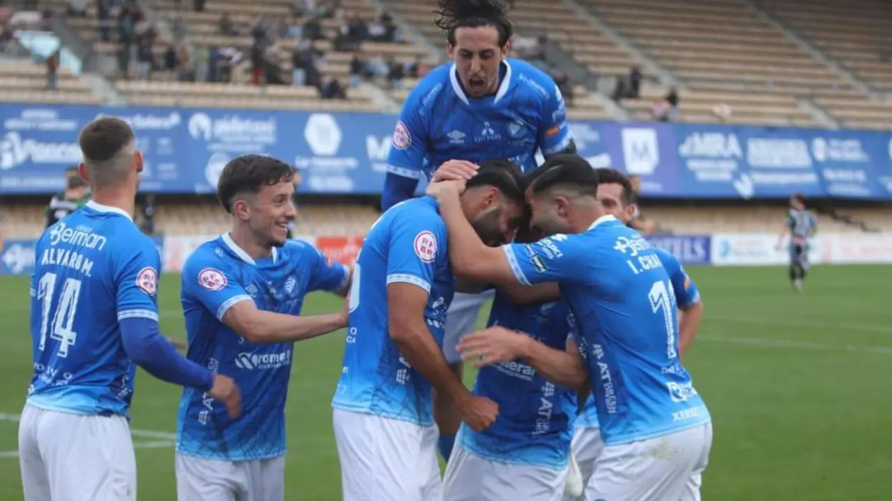 El Xerez DFC celebra uno de sus goles este domingo. - xerezdfc.com