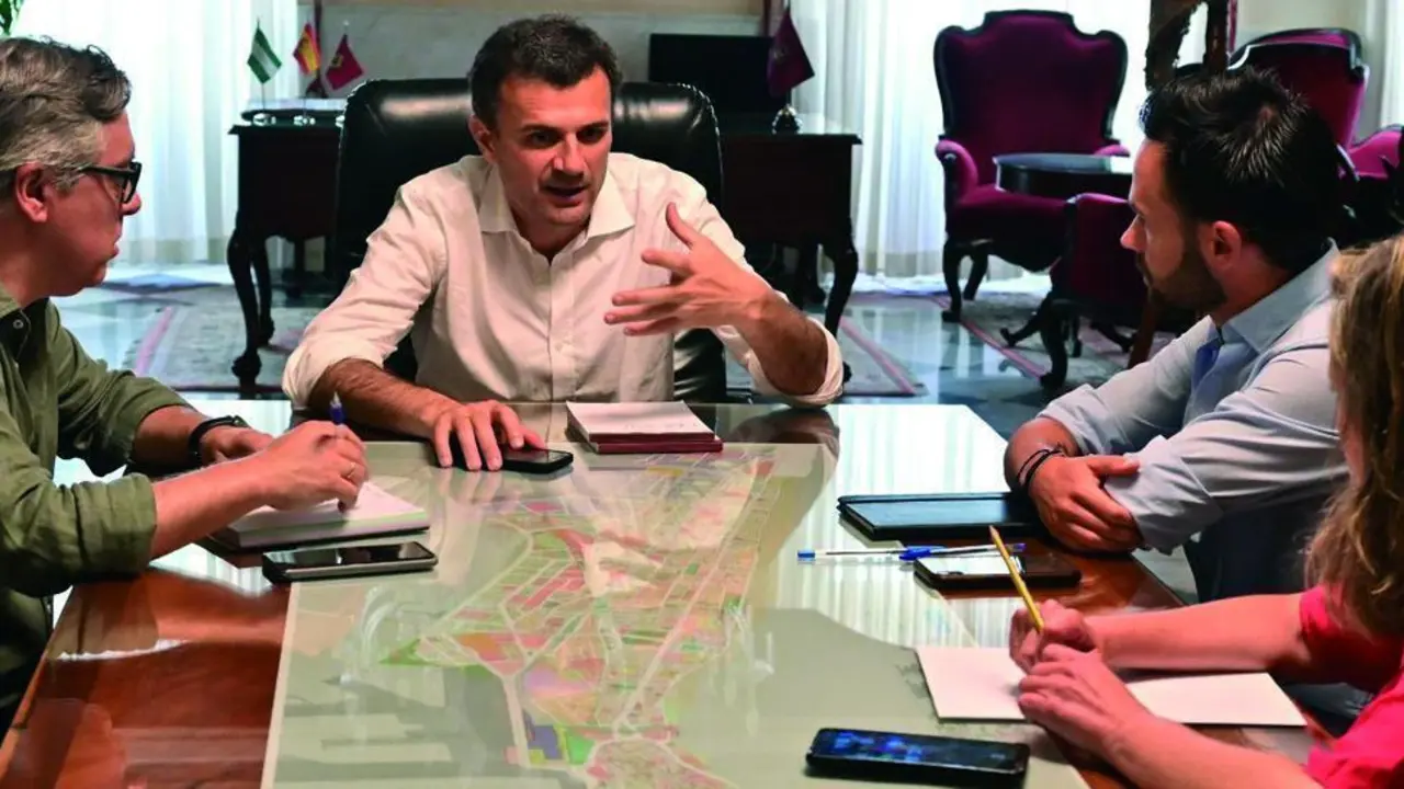 Bruno Garc&iacute;a, con &Oacute;scar Torres y David de la Cruz. - VIVA