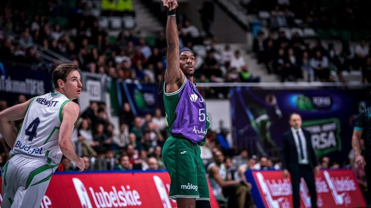 Kendrick Perry, jugador de Unicaja, tras anotar un triple. - UNICAJA B. FOTOPRESS