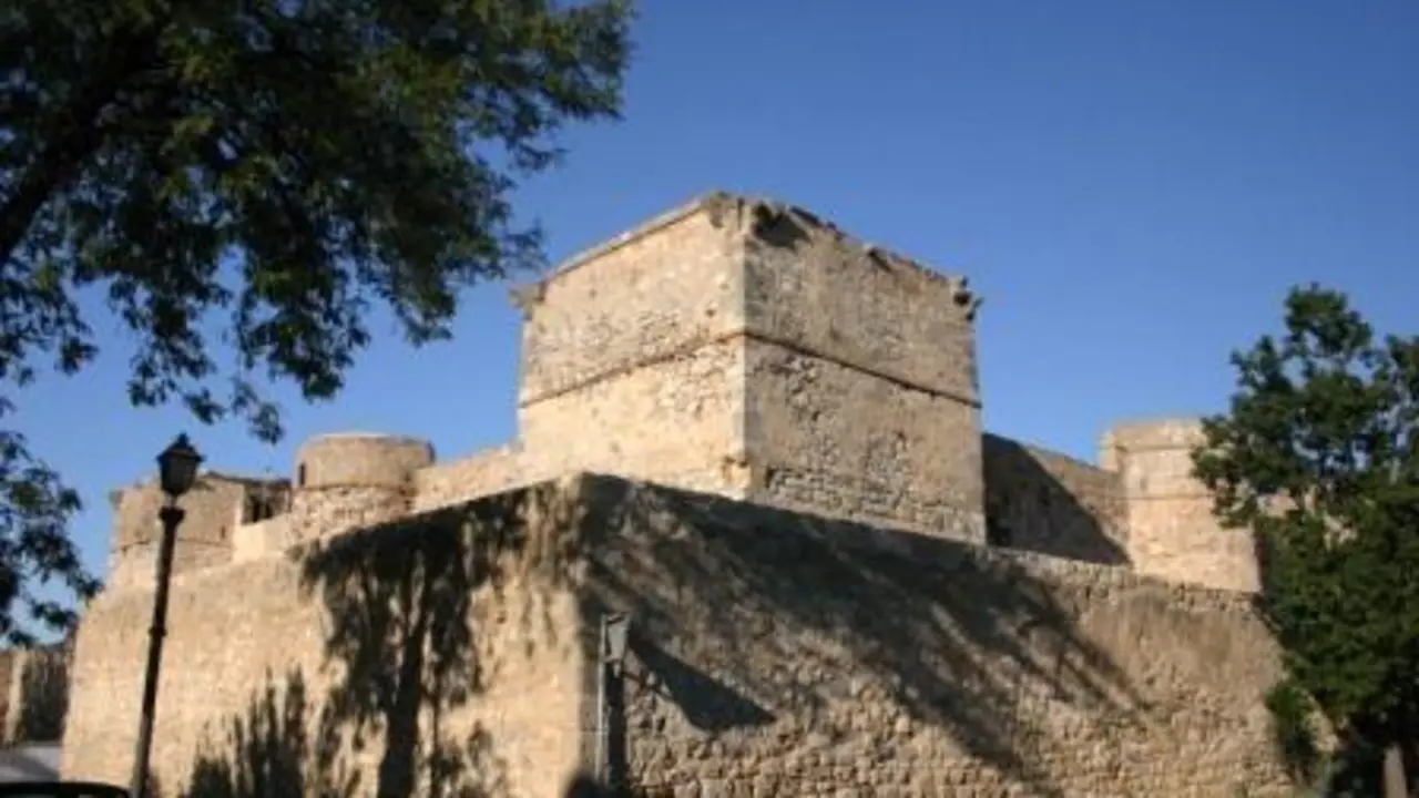 Castillo de Santiago - Archivo.