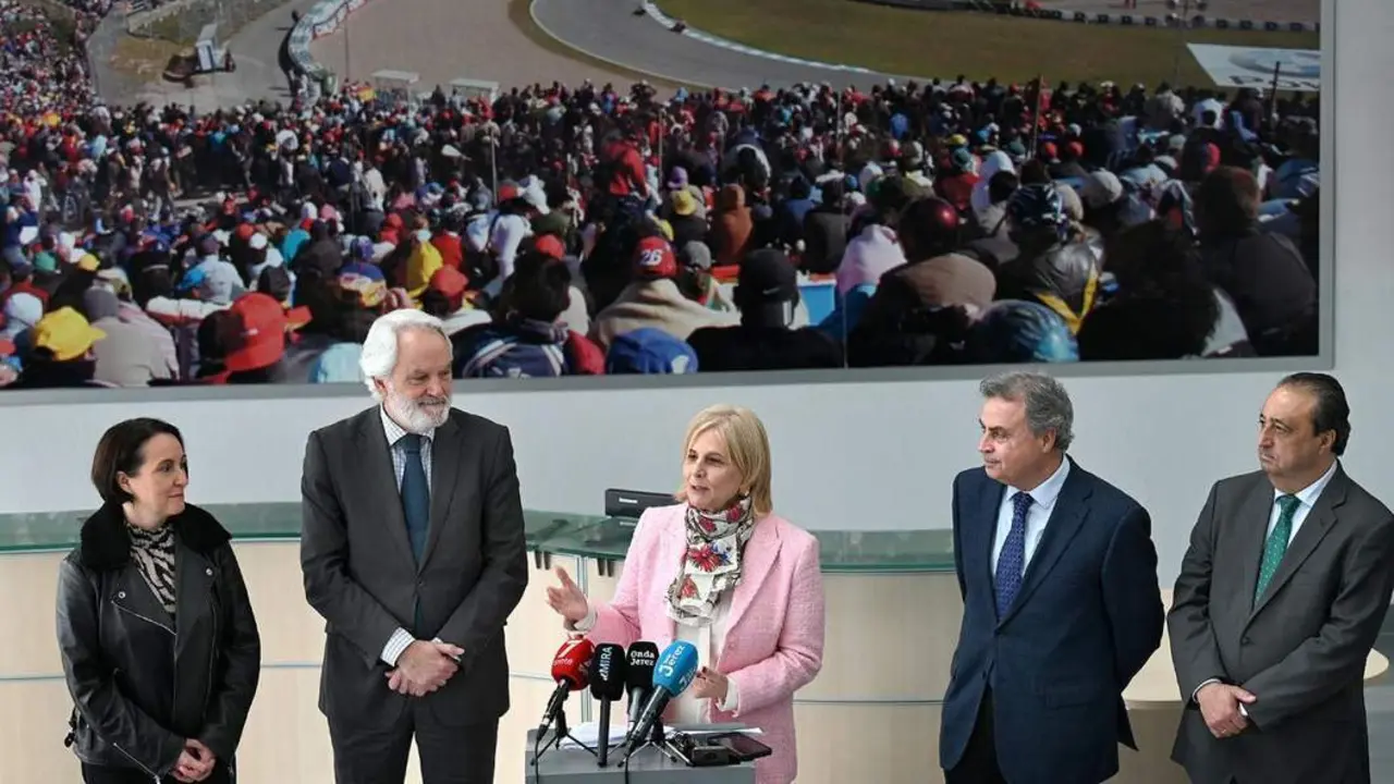 Garc&iacute;a-Pelayo, presentando las actividades del Gran Premio.  - Andaluc&iacute;a Informaci&oacute;n
