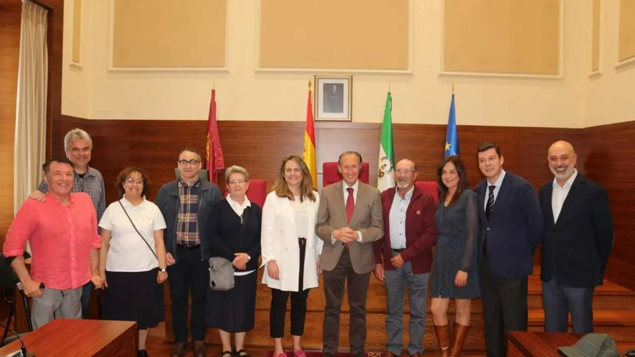 Imagen del acto celebrado en el ayuntamiento - VIVA