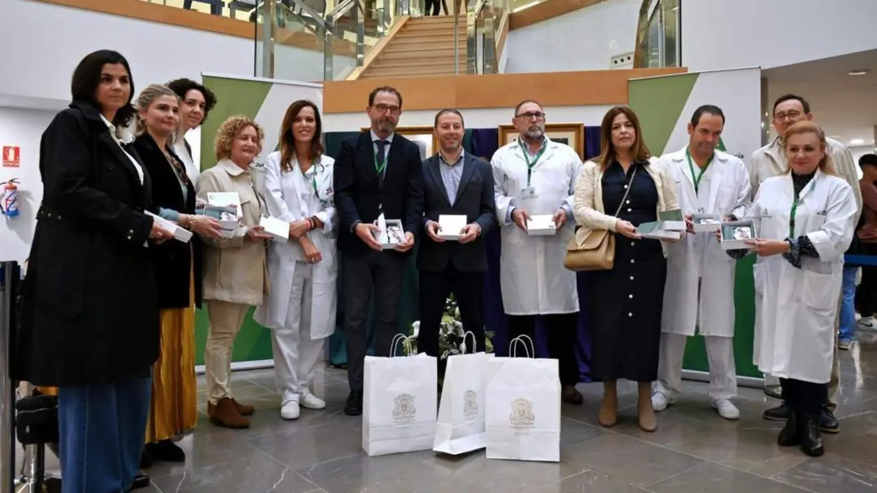 Visita al cl&iacute;nico. - Junta