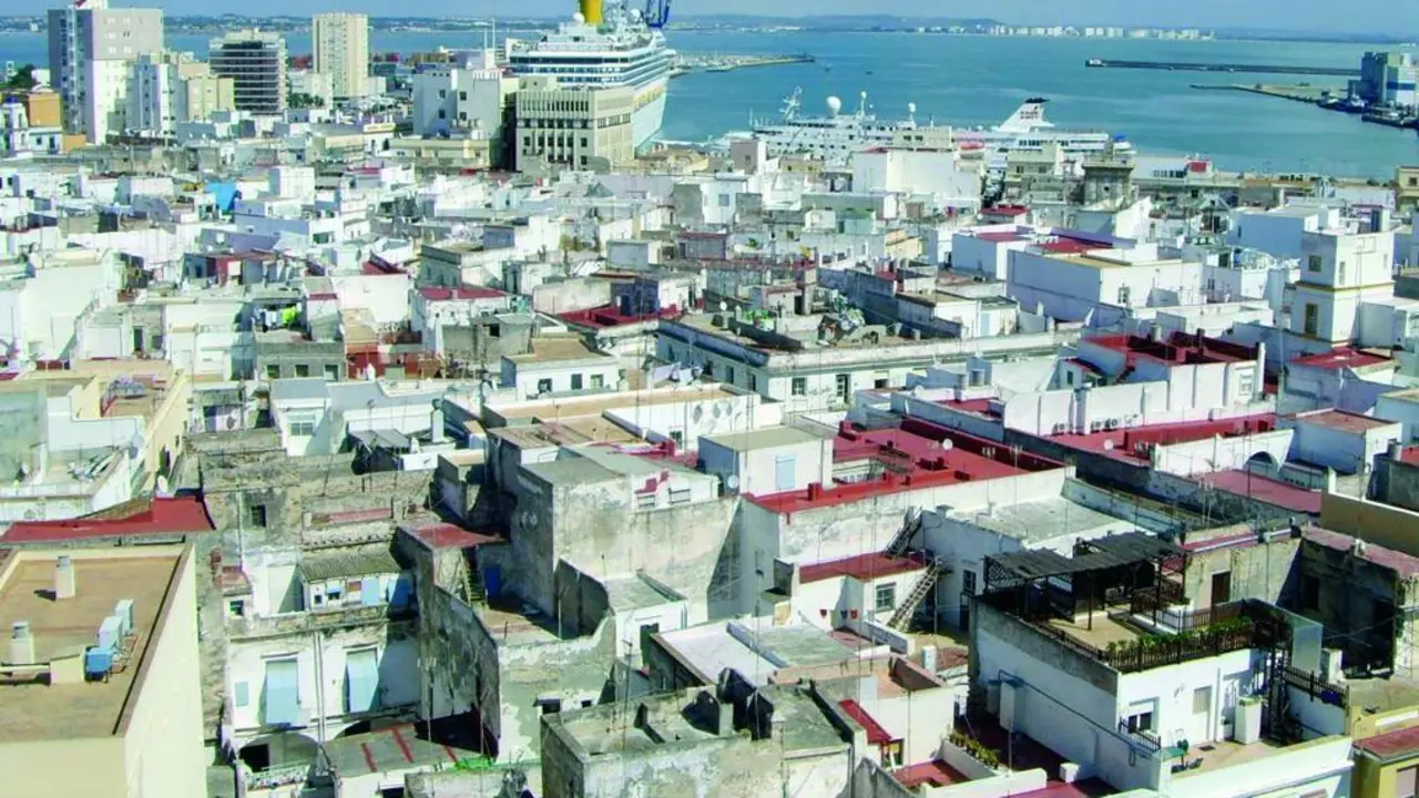 Vista a&eacute;rea de C&aacute;diz. - VIVA