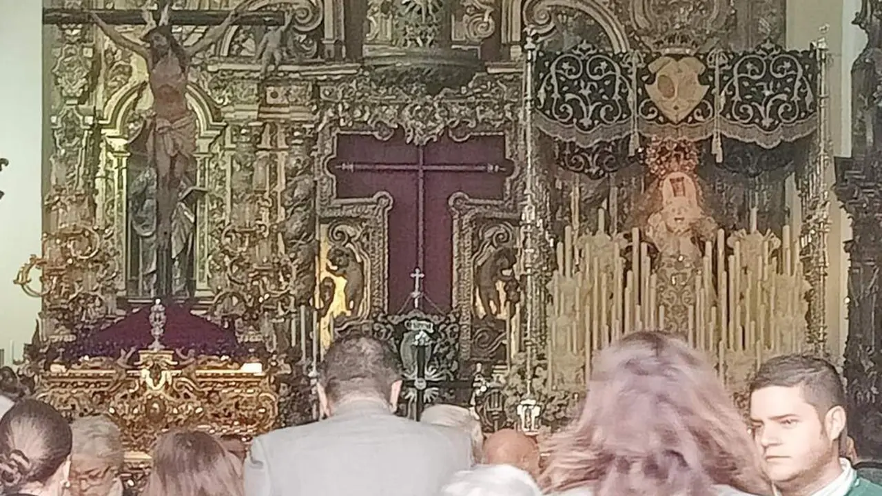 Tristeza en la Iglesia de San Nicol&aacute;s de Bari - Ra&uacute;l J. Bustillos