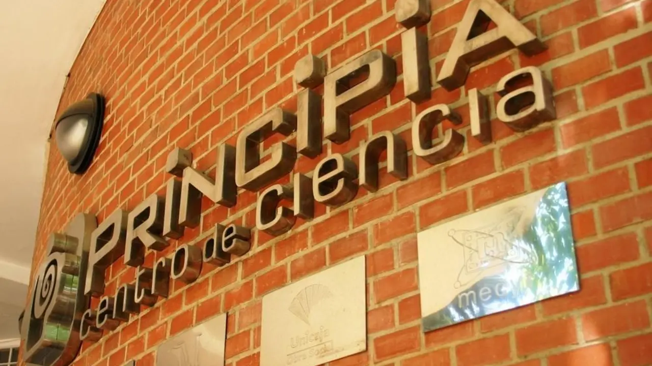 Fachada del centro Principia. - Junta