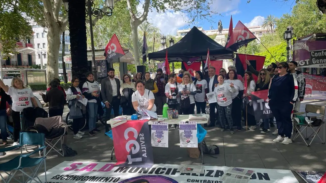 "La atenci&oacute;n a domicilio est&aacute; mercantilizada. Queremos la municipalizaci&oacute;n del servicio"