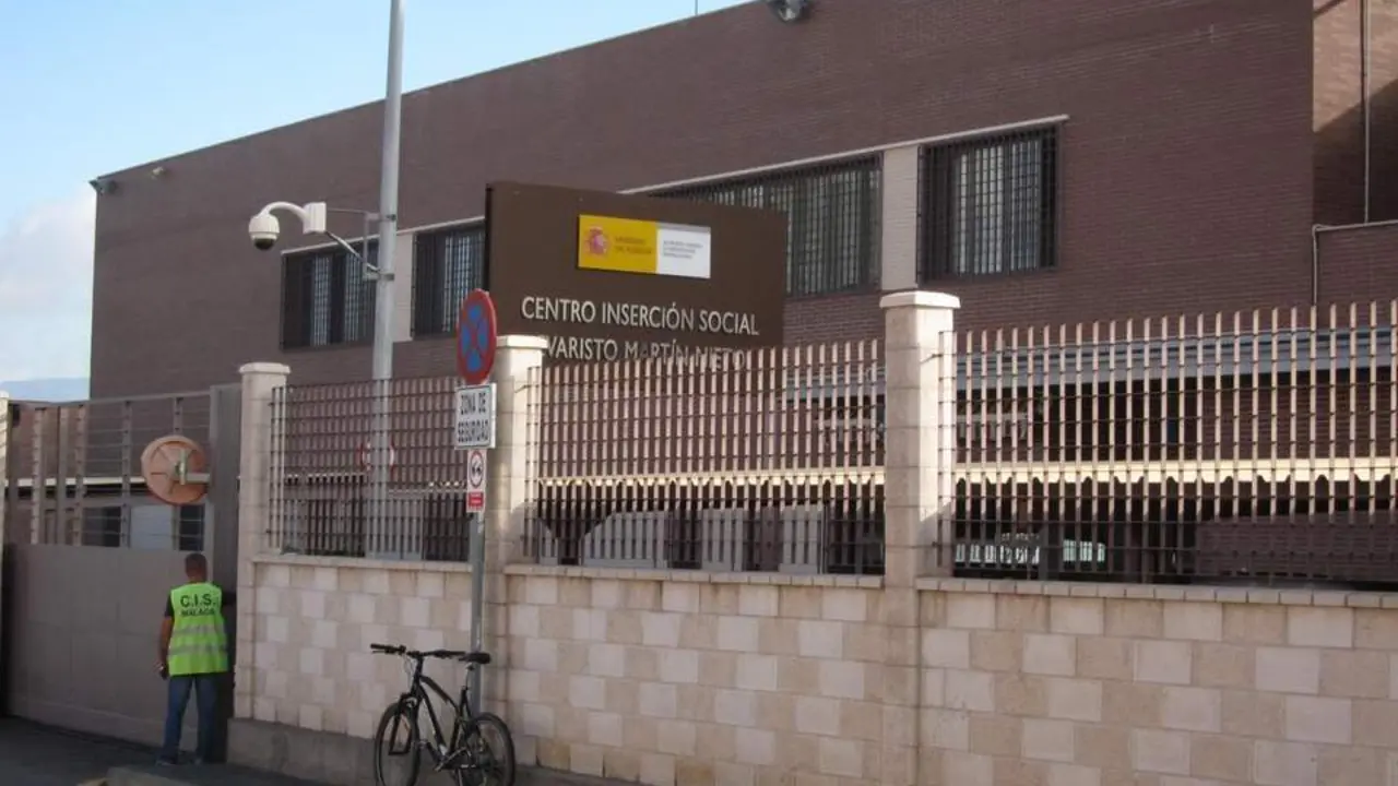 Fachada del Centro de Inserci&oacute;n Social de M&aacute;laga. - EP