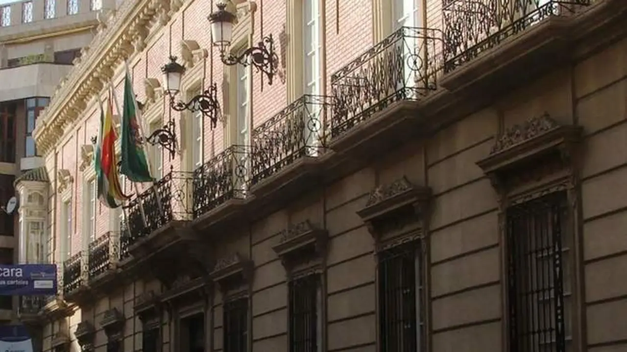 Fachada de la Diputaci&oacute;n de Almer&iacute;a. - Wikimedia Commons