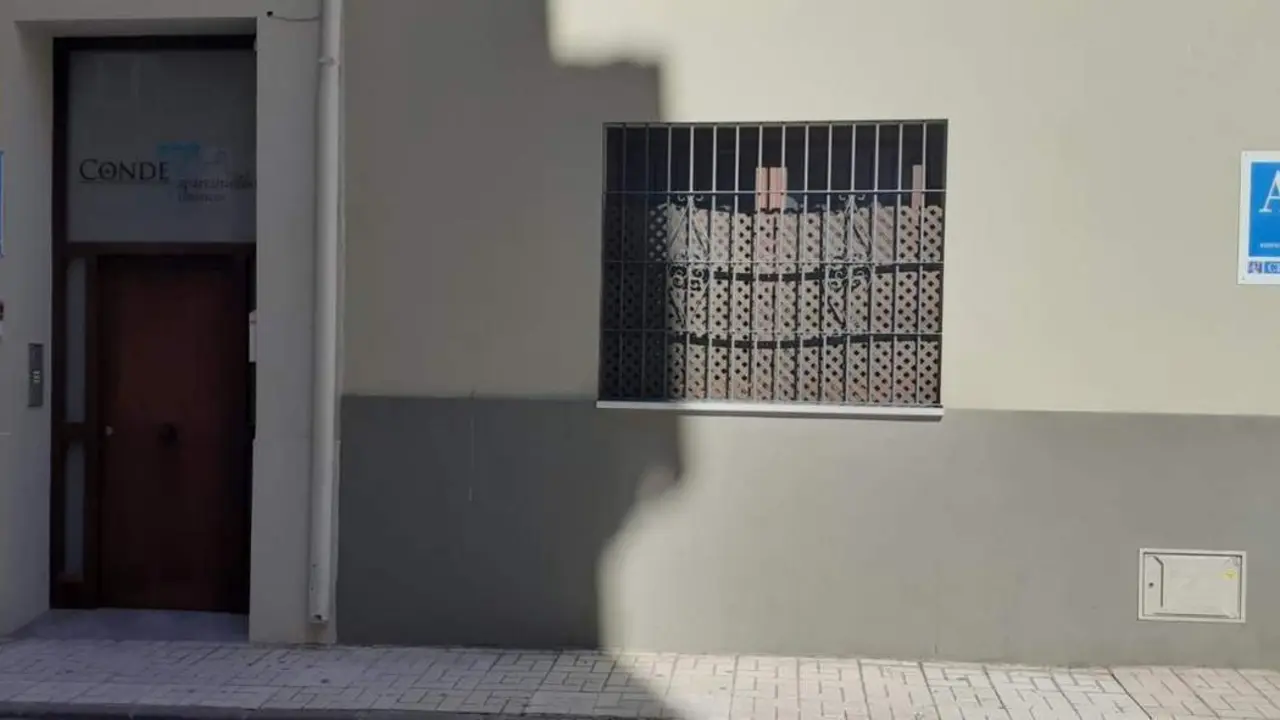 Edificios de viviendas para turistas en Lagunillas. - Arroyo