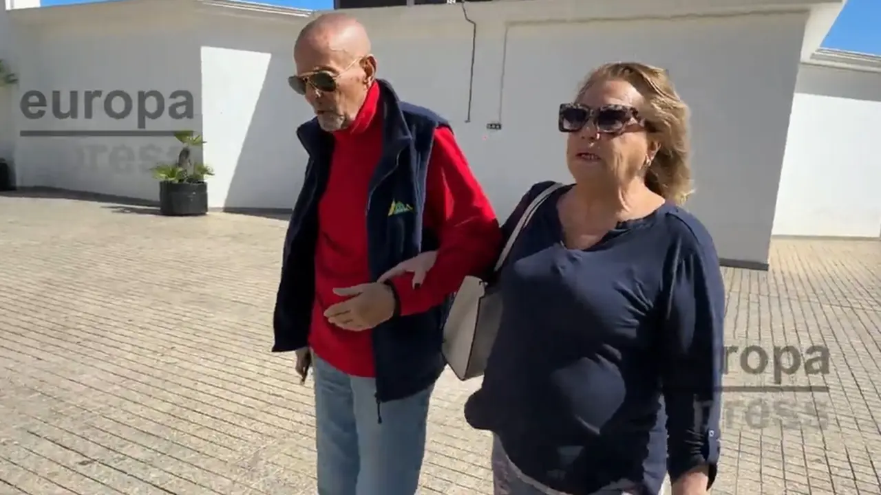 Mayte Zald&iacute;var acoge a Juli&aacute;n Mu&ntilde;oz en su restaurante