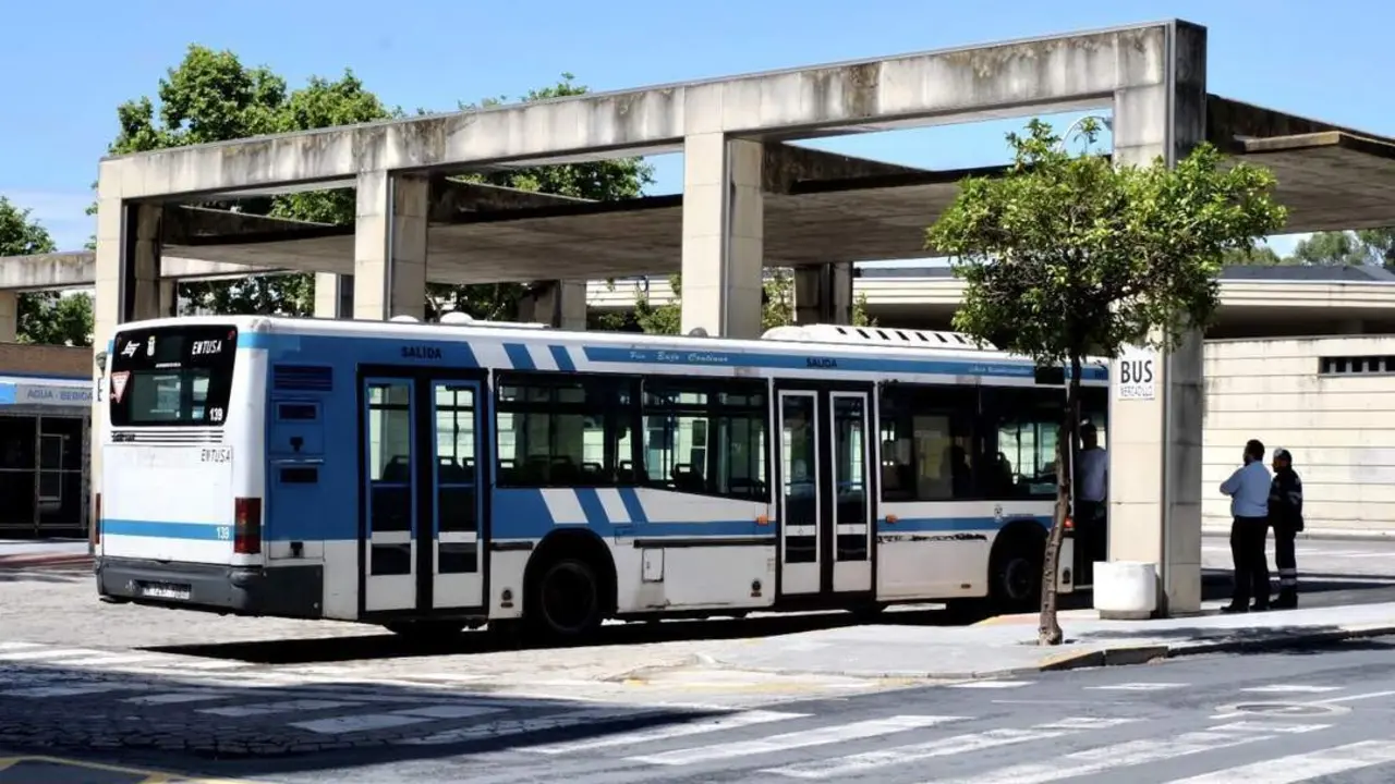Autob&uacute;s de Emtusa. - VH
